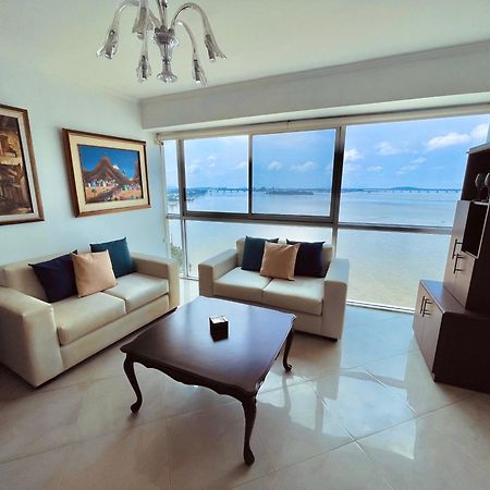 Suite Frente Al Rio En Puerto Santa Ana Riverfront Guayaquil Exterior photo