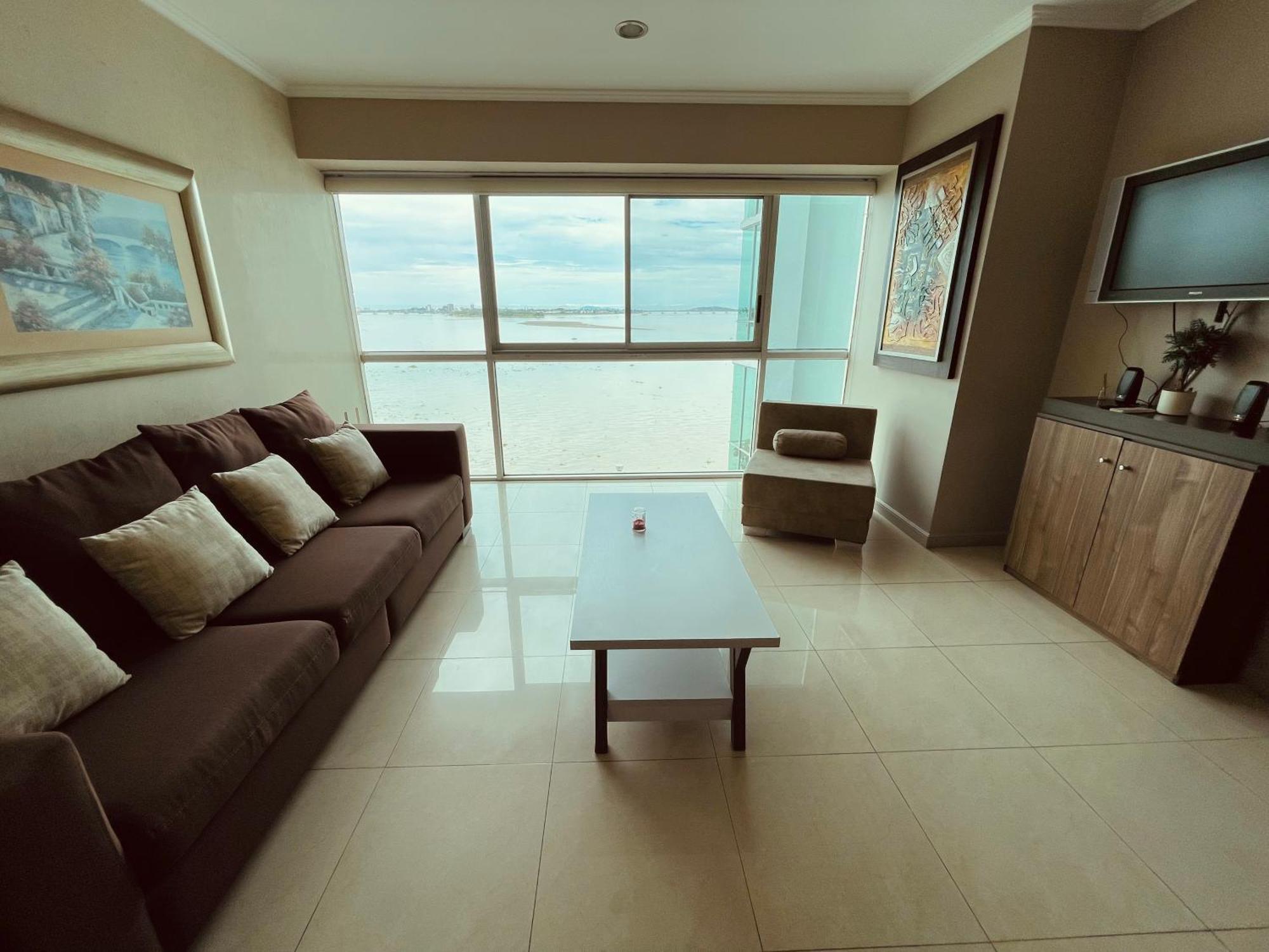 Suite Frente Al Rio En Puerto Santa Ana Riverfront Guayaquil Exterior photo